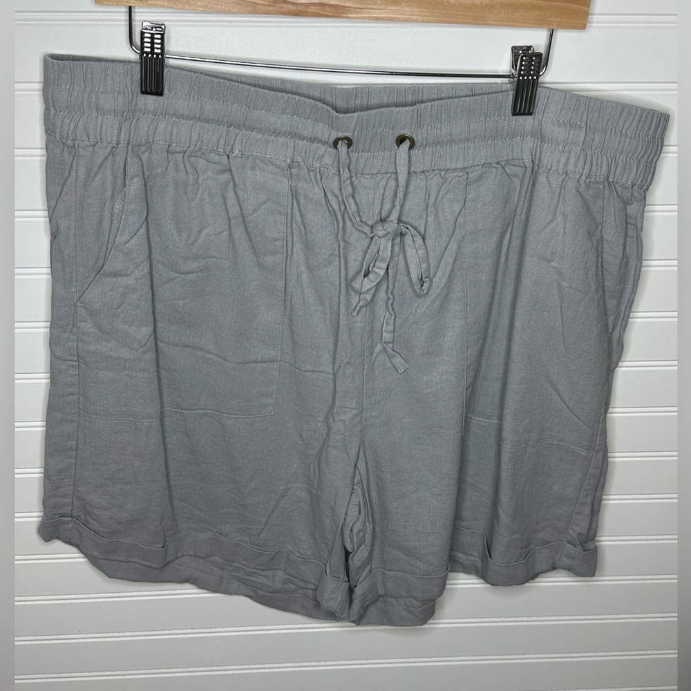 Linen shorts
